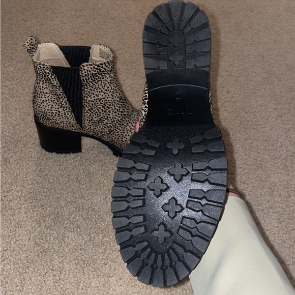 MIA | Cheetah Block Heel Closed Toe Slip On Booties/Boots | NEW!! 🤎🖤 - Picture 5 of 10